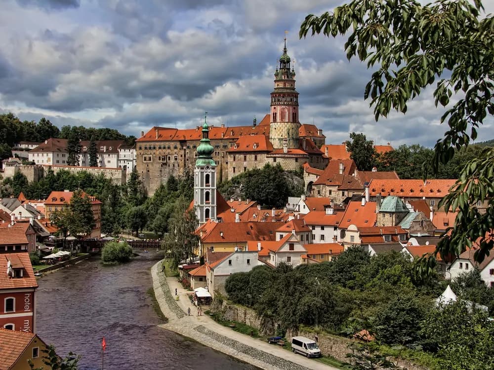 Český Krumlov Castle and the medieval town looped by the Vltava river meander, South Bohemia