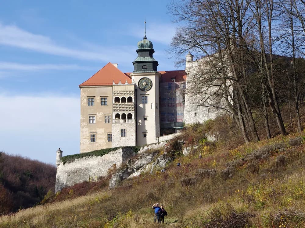 Ogrodzieniec Castle ruins spreading across limestone hilltops on the Trail of the Eagles' Nests, Poland